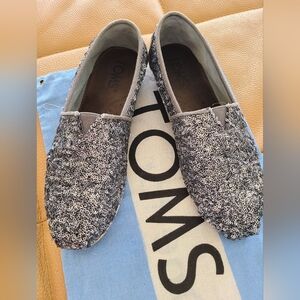 Super Unique Toms